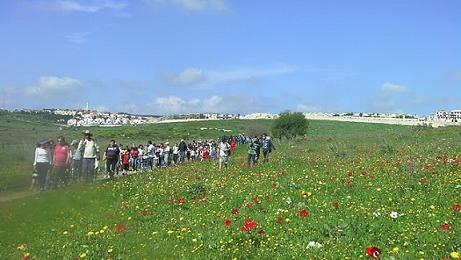 ביקנם ממחזרים לסביבה באהבה.jpg