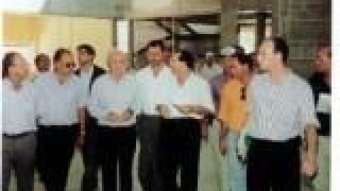 יקנעם של פעם - תמונה 11 - imgi_18_ביקור רבין זל במפעלים ביקנעם_jpg